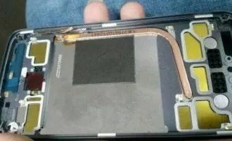 تصویر تازه از موتو x و لوله های حرارتی