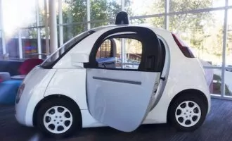 همکاری آلفابت و فیات کرایسلر برای تولید خودروی بدون راننده