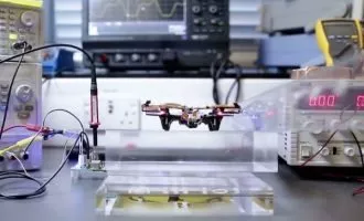 پهپاد بدون باتری با شارژ بی سیم