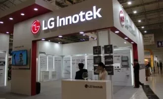 شرکت LG Innotek بردهای انعطاف پذیر برای آیفون 8 می سازد