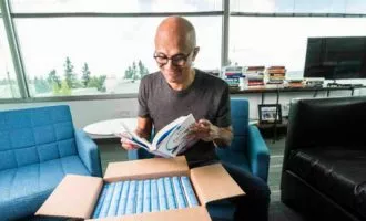 ساتیا نادلا کتاب جدید