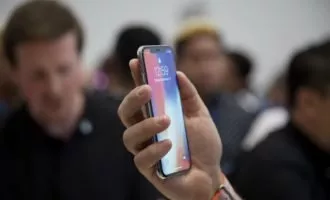 شرکت Japan Display برنامه تولید نمایشگر OLED آیفون