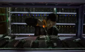 نگاهی به درون معدن بیت کوین در کشور چین