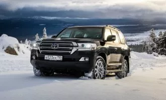2016_toyota_land_cruiser