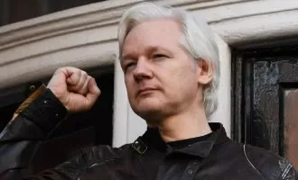 بازداشت جولیان آسانژ