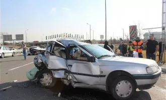 Peugeot 405 crash 2