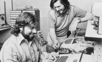 تولد ۴۲ سالگی شرکت اپل