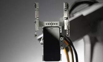 Daisy ربات بازیافت کننده آیفون