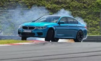 BMW-M5-8