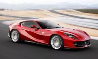 Ferrari 812 Superfast (7)