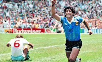 دیگو مارادونا استوره فوتبال آرژانتین