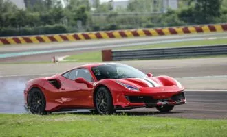 Ferrari 488 Pista