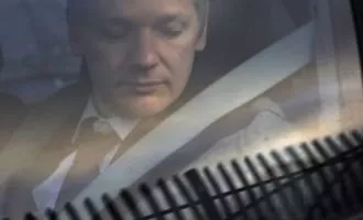 جولیان آسانژ