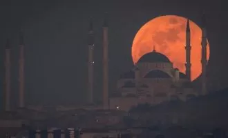 ابرماه خونی