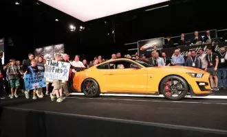 8fbb5a79-2020-ford-mustang-shelby-gt500-auction-1