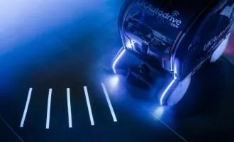 Jaguar is creating a language so autonomous cars can talk to pedestrians (5)