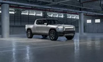 e845b929-rivian-unveils-r1t-electric-truck-1