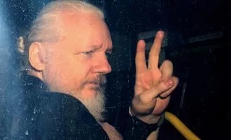 جولیان آسانژ