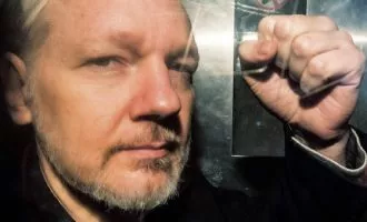 جولیان آسانژ