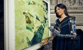 آیدا ربات نقاش