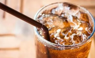 نوشیدنی قندی