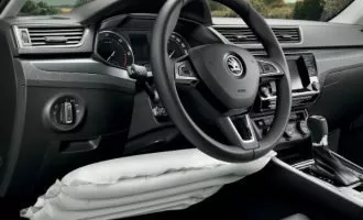 18-1416287681-knee-airbag 2