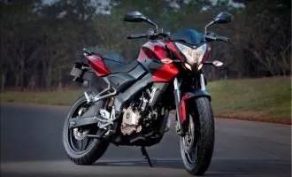 بررسی باجاج پالس ns 200