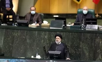 دفاع از وزیر ارتباطات