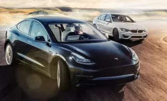 تسلا مدل 3 و بی ام و m3