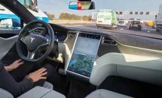 خودروی خودران تسلا