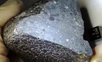شهاب سنگ زیبای سیاه