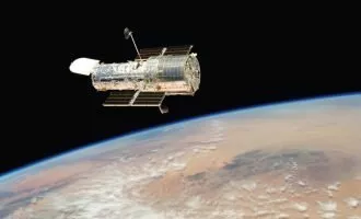 تصویر تلسکوپ هابل از کهکشان NGC 1961