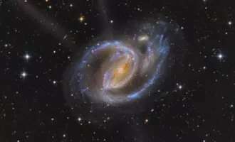 کهکشان NGC 1097