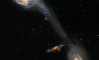 اتصال کهکشان‌های سه‌تایی وایلد