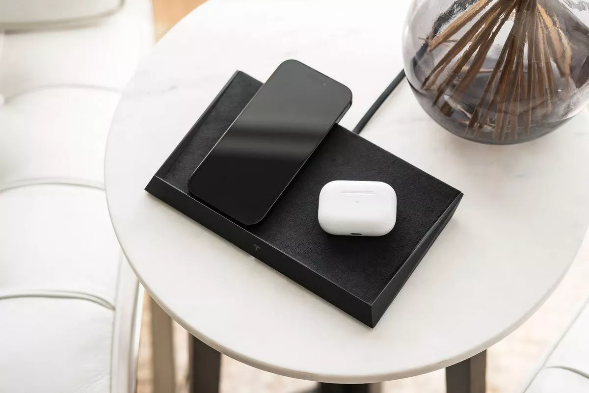 تسلا Wireless Charging Platform
