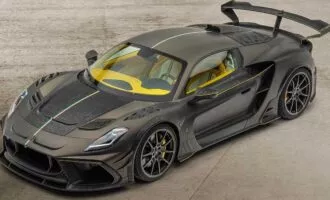 مازراتی MC20 منصوری