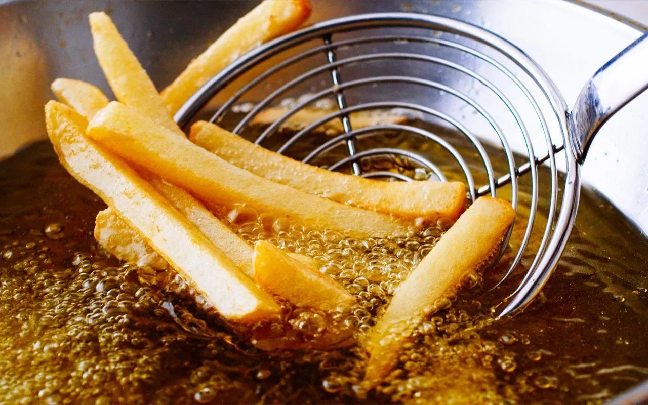 دور ریختن روغن آشپزی