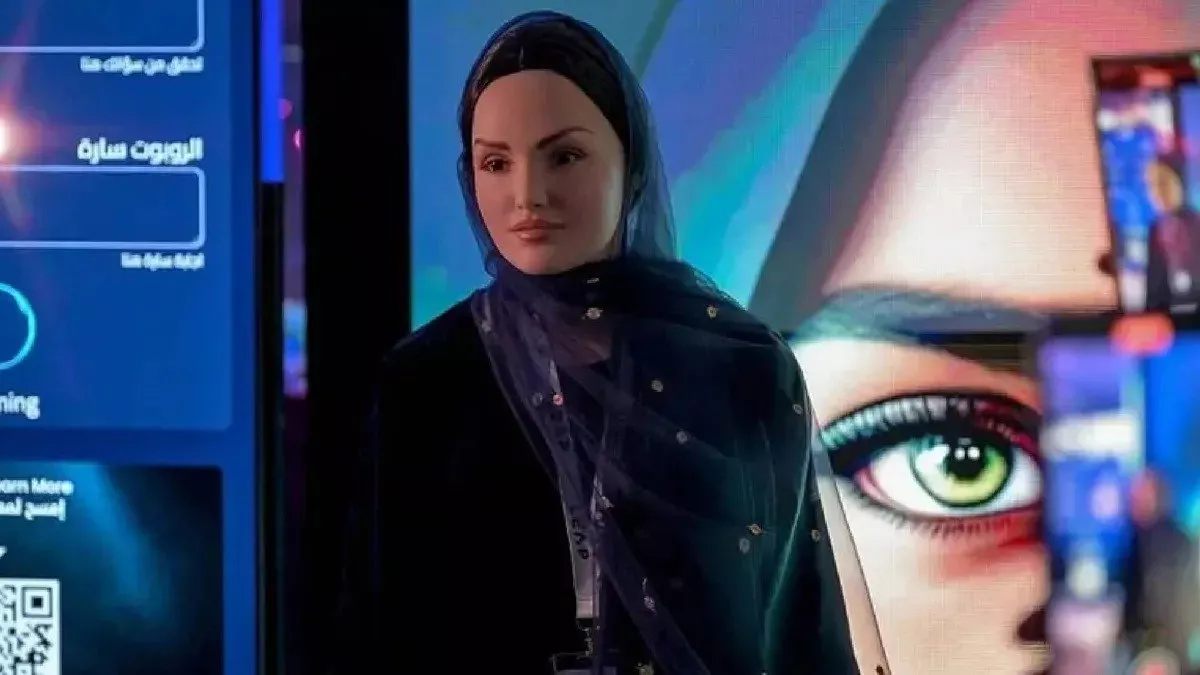 ربات سارا عربستان