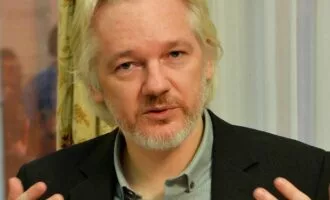 جولیان آسانژ