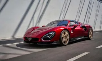 آلفارومئو 33 استراداله