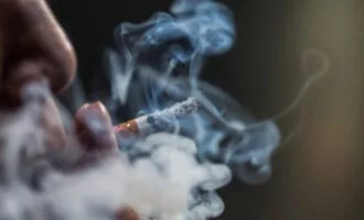 کشیدن سیگار