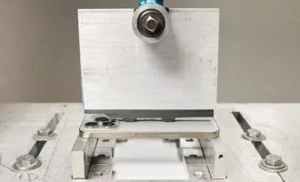 تست فشار آیفون 15 پرو مکس