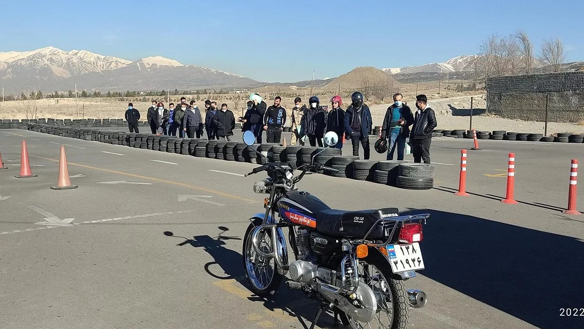 گواهینامه موتورسیکلت