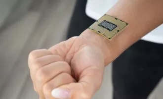 شارژر بی‌سیم زیر پوست برای تأمین انرژی ایمپلنت‌ها