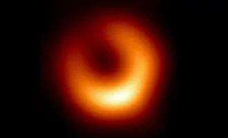 تصویر سیاه چاله M87