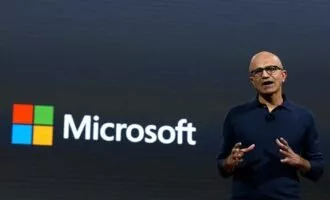 ساتیا نادلا و مایکروسافت