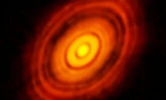 نقش آب در شکل گیری سیارات