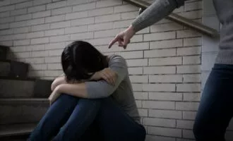 ارتباط تبعیض و سرعت پیری