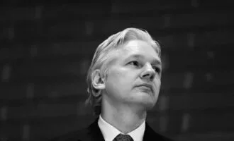 جولیان آسانژ