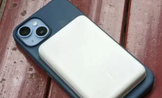 بهترین پاوربانک برای آیفون ۱۳